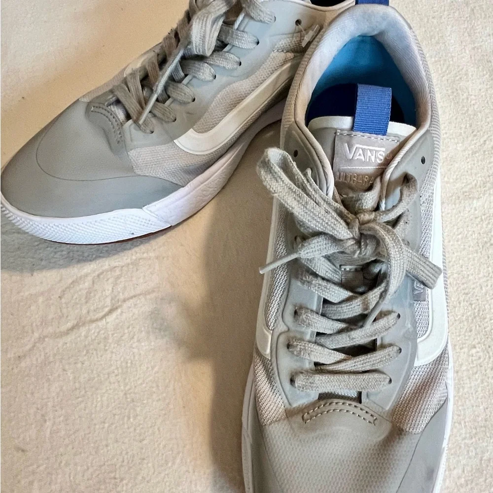 Vans Unisex Gray and White Sneakers Mens 9.5/Womens 11